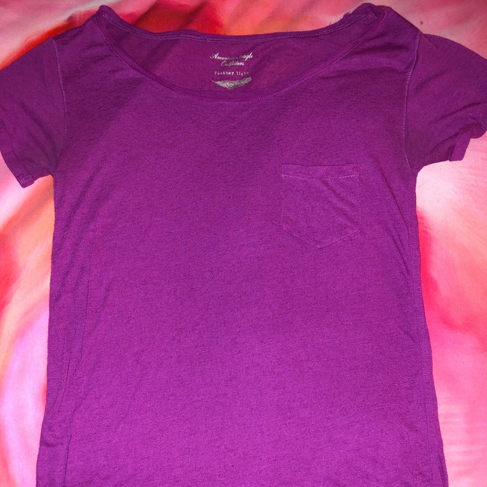 5/$25 | Feather Light Pocket Tee